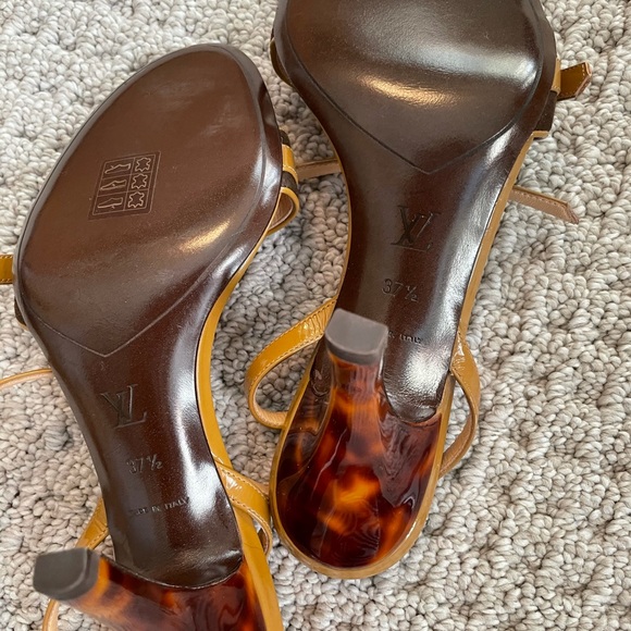 New! Louis Vuitton status heels! - Picture 6 of 7